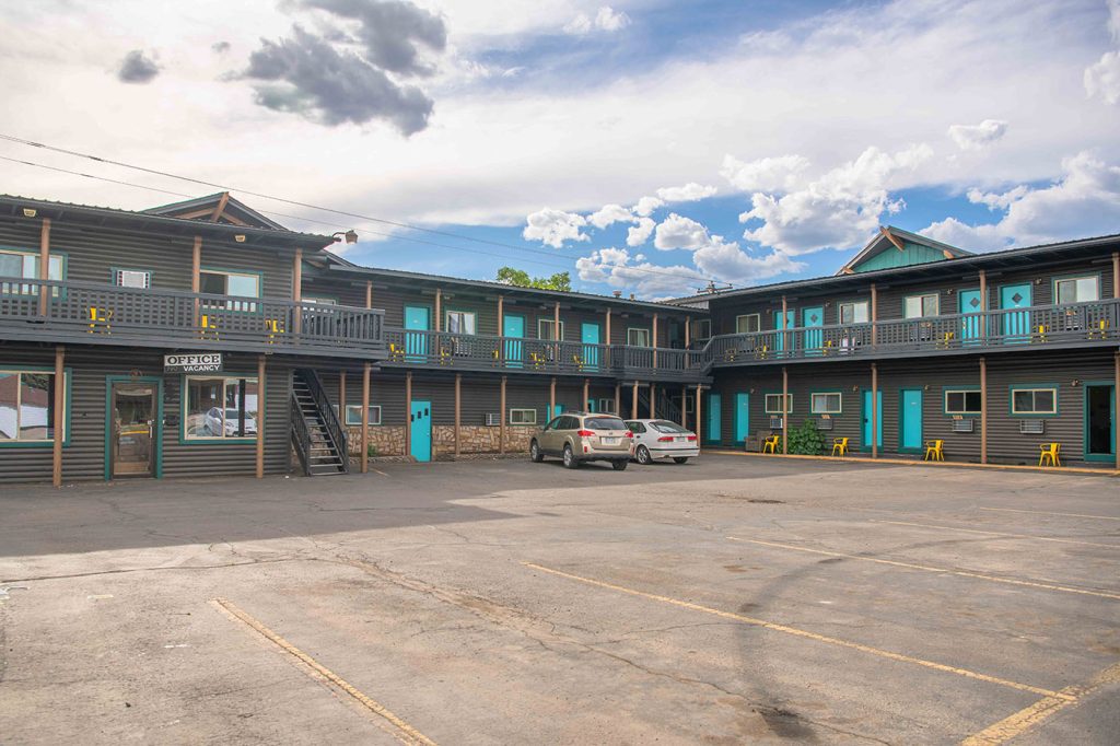 MTN Lodge Gunnison exterior